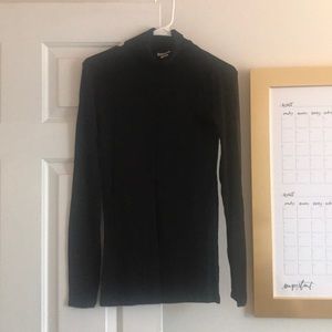 Turtleneck long sleeve top